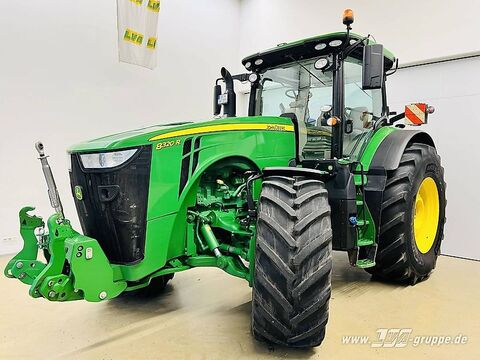 JD 8320R Premium